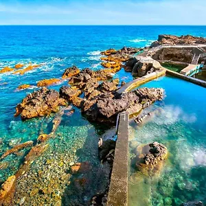 Primera Linea En Piscinas Naturales. Apartment